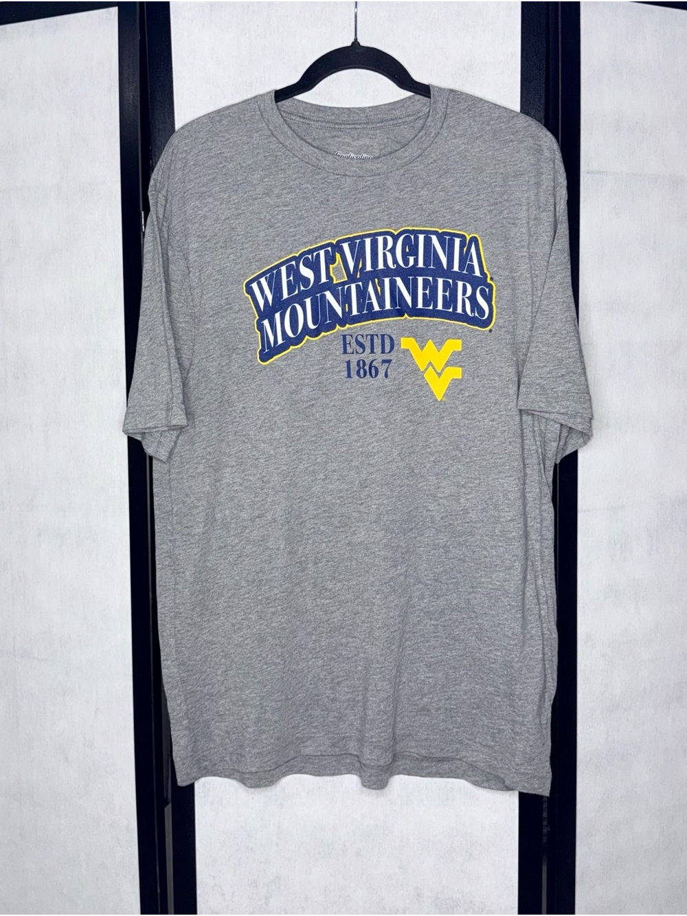Captivating West Virginia Mountaineers Graphic Gray T-Shirt Men’s Large NWOT
